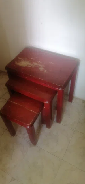 طقم طاولات عدد 2 للبيع بحاله جيده مع هدايا  اقرا الوصف لو سمحت