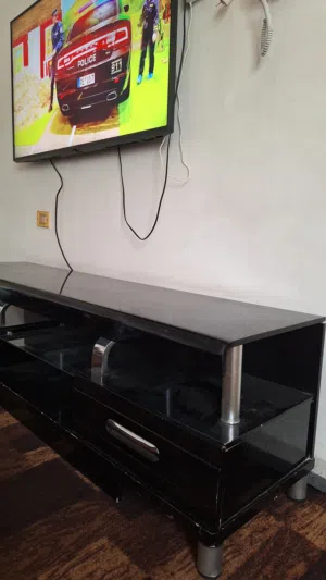 طاولة شاشة سيكوريت للبيع
