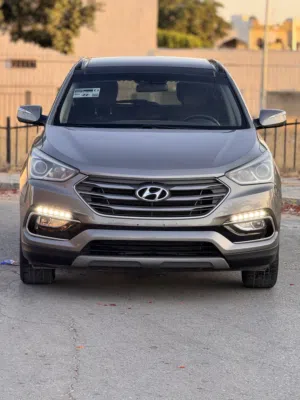 Used Hyundai Santa Fe in Tripoli