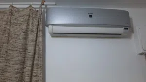 مكيف عدد 2 للبيع نوع شارب طن ونص والثاني موسكو واحد طن للبيع