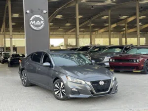 SV /2.5L V4 / SUNROOF/ LOW MILEAGE / RADAR / LINE KEEP ASSIST / BIG SCREEN