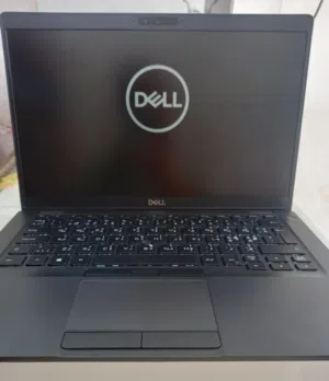 الجيل الثامن dell  المعالج كور أي 5 الجيل 8 الهارد 256.  ssd  الرام 8