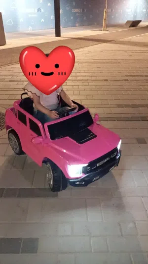 سيارة اطفال