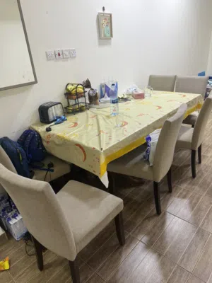 Dine in table with chairs