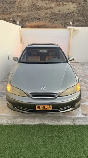 Used Lexus ES in Al Dakhiliya