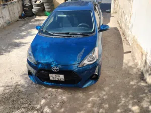 تويوتا بريوس سي موديل 2015 بحالة ممتازه جدا