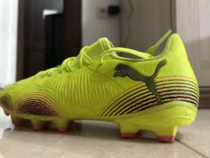 بوت رياضي نوعه بوما استعمال خفيف جدًا