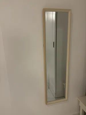 رفوف +مرايات