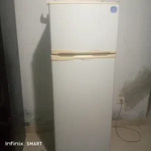 ثلاجة للبيع