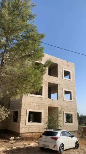 More than 6 bedrooms . More than 6 bathrooms . 1032 m22