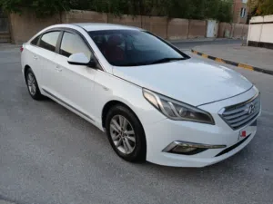 Hyundai Sonata 2015 2.0 turbo mileage 234K mid option snow white colour dual AC back camera android