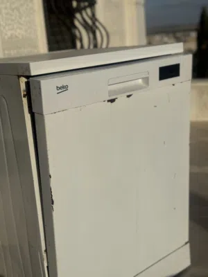 جلاية (beko) مستعمله حاله جيده محتاجه الى تصليح قليل