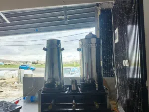 عدة محال قهوة للبيع ثلاجتين عرض سكريه 3 خانات ستاندين دخان غاز 3 عيون سخانين ماء