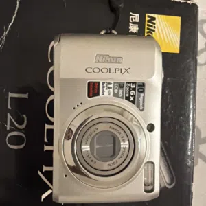 Nikon coolpix L20