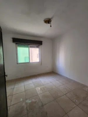 Studio . 2 Bathrooms . 190 m20