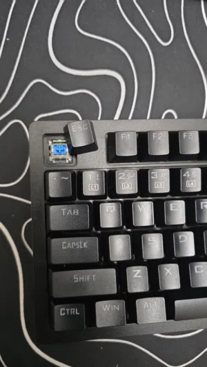 كيبورد قيمنق سويتش ازرق نظيف + شغال 100%