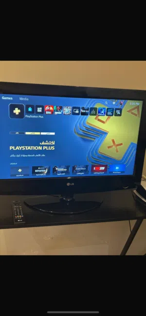شاشة LG 32 بوصة نظيفة مع الريموت بحالة سليمه للبيع