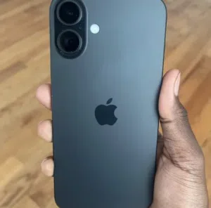 Apple iPhone 16 Plus 128 GB in Muscat