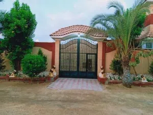 فرصة نادرة في الريف الأوروبي – فيلا مفروشة جاهزة للاستلام فورًا