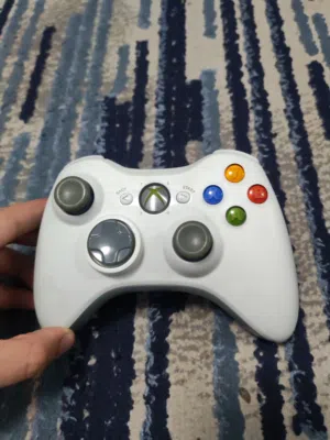 Xbox 360 white controller