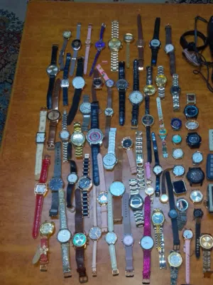 ساعات للبيع