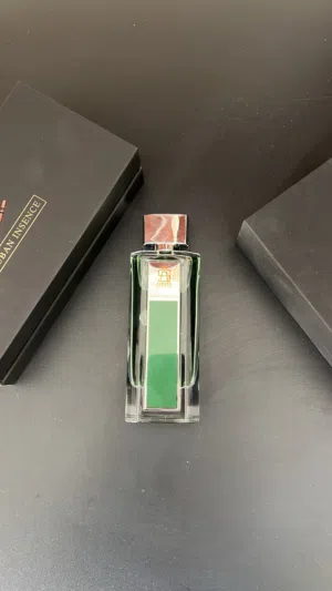 عطر من ارورا