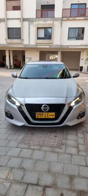 For sale Nissan altima SL 2020 / 2020 نيسان التيما SL للبيع