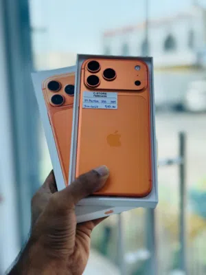 iPhone 17 pro max -256 GB - Fantastic and best phone- warranty January 2027