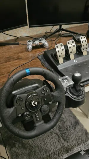 قير و سكان و دواسات Logitech G923 (قابل للتفاوض) استعمال اسبوع و نص باقي على ضمان الفاتورة موجودة