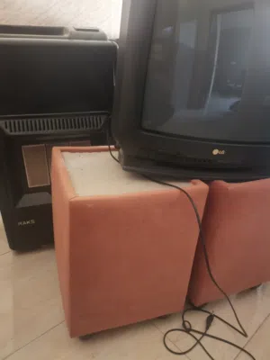 صوبة غاز بحالة ممتازة وتلفزيون وسكملتين بسعر مغري 12 دينار