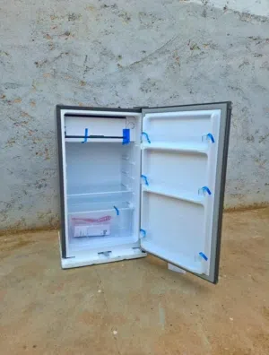 Réfrigérateur table top silver 92L - DENWA ثلاجة صغير ميني بار 92 لتر  ثمن 1760 درهم  توصيل مجاني لج