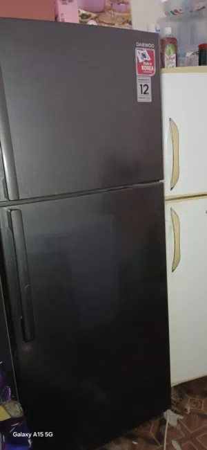 للبيع ثلاجة مستخدمة