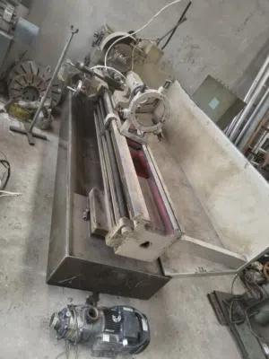 مخارط وعدد مخارط مختلفه ومعدات اخري