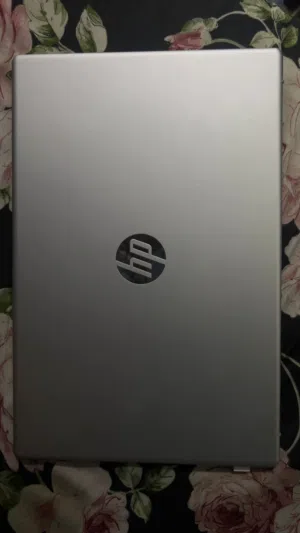 HP Laptop 15-fd0033nx (Core i5, Intel Iris Xe) – Mint Condition (Like New) with Box & Premium Access