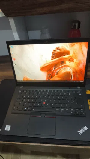 Lenovo T14s Touch screen 16gbs of Ram 512gb ssd rgb keyboard