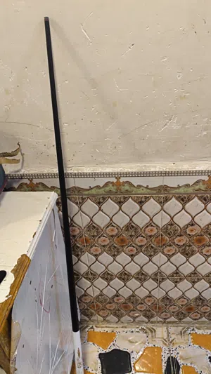 كيوب بليارد قطعه وحده مو قطعتين يعني ما ينفتح بس كيوب يخبل