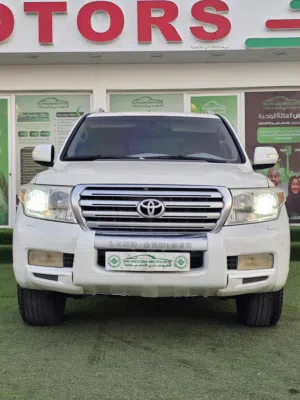 Used Toyota Land Cruiser in Muscat