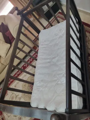سرير أطفال (بيبي) بحالة جديدة