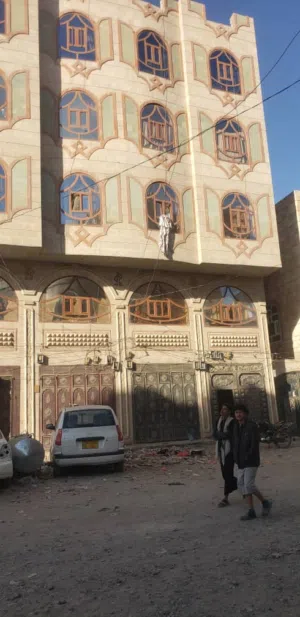 عمارة سكنيه 7لبن حر معمده 5 طوابق 19شقه  وبدروم ودكاكين  العنوان /صنعاء شارع النصر