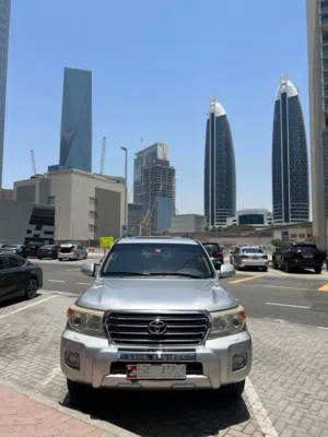 Toyota Land Cruiser GXR + V6