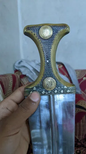 جنبية عزيري ملبوسه عرطه