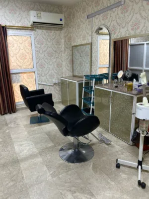 صالون للبيع Saloon for sale