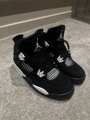 Jordan 4 white thunder 38.5 / UK 5.5
