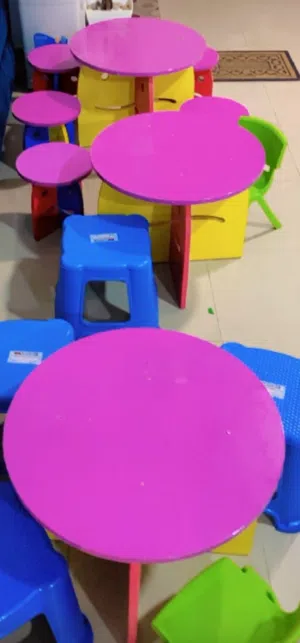 طاولات وكراسي أطفال