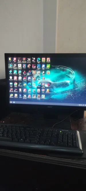 كمبيوتر للبيع بحالة ممتازة – مناسب للألعاب والدراسة والسعر لقطة