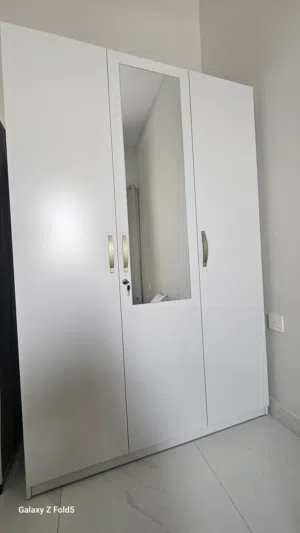 New closet , ordered from home box not used clean and new