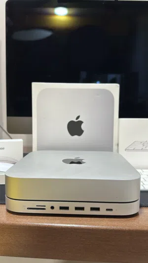 Mac mini with Apple M1 chip