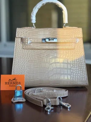 شنطة هيرمز باللون البيج بقاعدة 25 سم