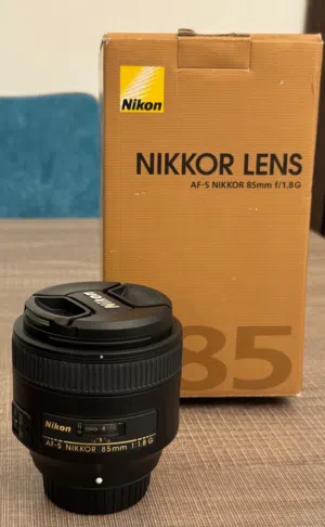عدسة نيكون نيكور Nikon AF-S NIKKOR 85mm f/1.8G (LIKE NEW! كالجديد!)
