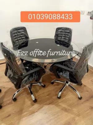 ترابيزات اجتماعات زجاج سيكوريت ضد الكسر متوافر بترابيزه اجتماعات زجاج سيكوريت علي شاسيه معدن
